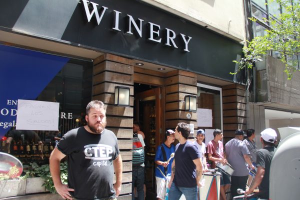Winery: trabajadores y empresa acordaron tras la permanencia en un local y en el depósito