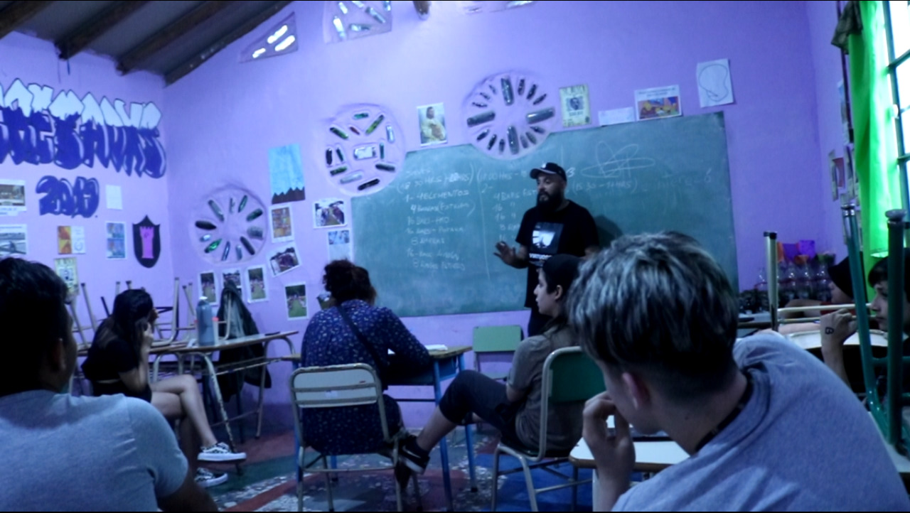 Con un taller de hip hop construyen otro tipo de relación escolar