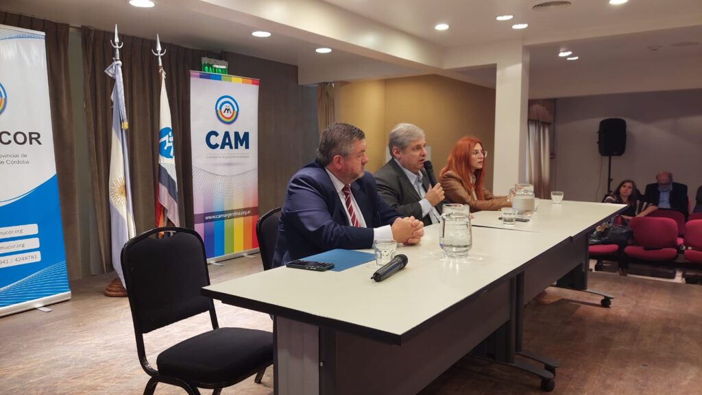 Prevención de lavado de activos: CAM y FEMUCOR dictaron capacitación para anticipar cambios en la regulación