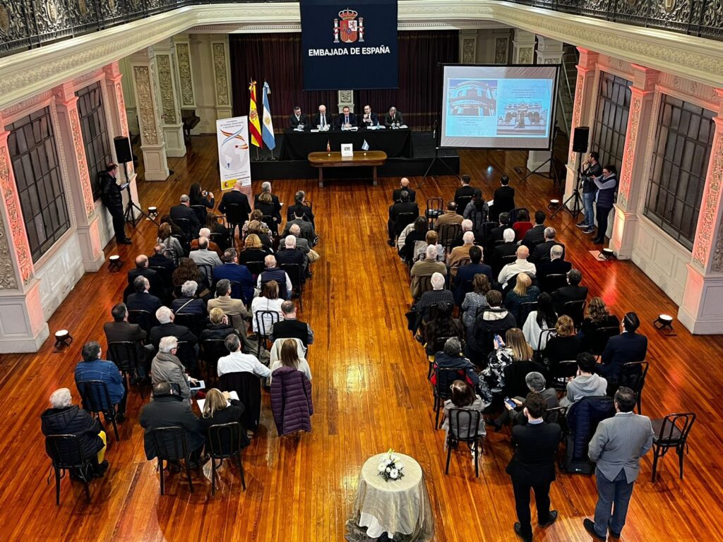 Presentaron el Libro Blanco de las instituciones de colectividades españolas en Argentina
