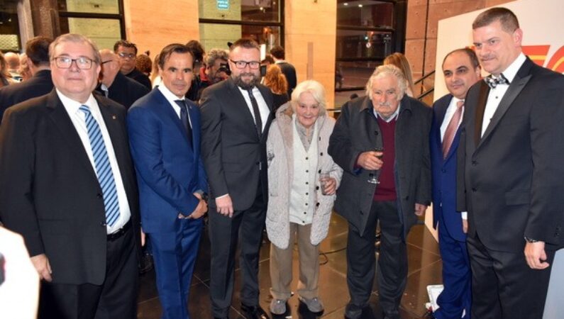 La 1° mutual de Latinoamérica y Uruguay celebró sus 170 años, con la presencia de Lacalle Pou y Pepe Mujica