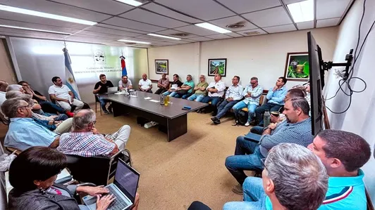 Reunión del Gobierno de Misiones con industriales y cooperativas. 