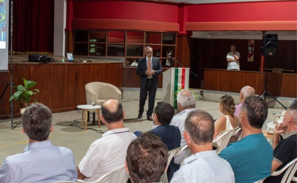 Alejandro Russo en la Sociedad Italiana de Villa Rosario