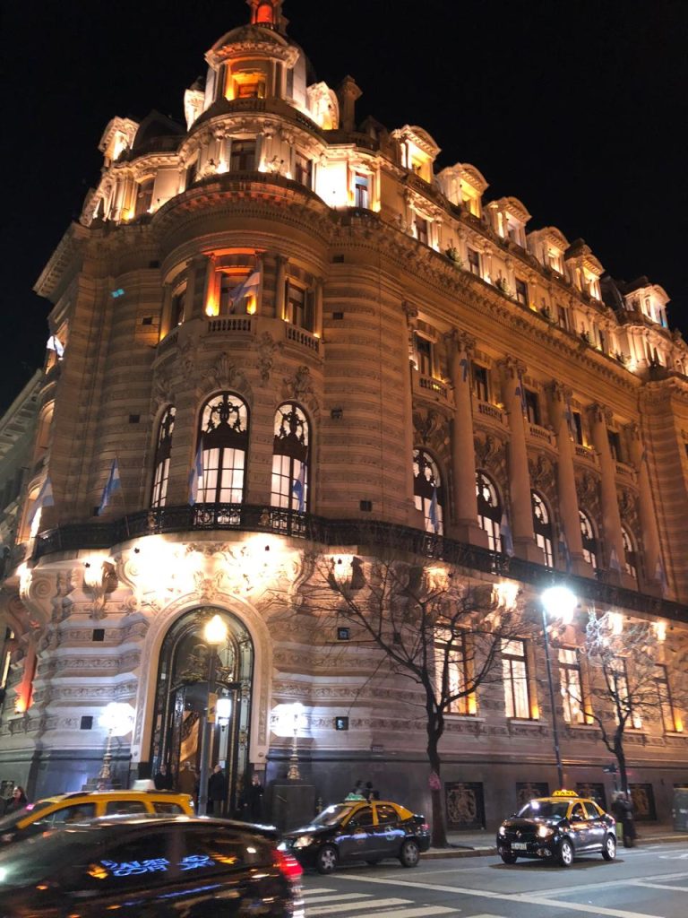 Sede del Centro Naval de Buenos Aires, mutual integrante de FEMFASE, Federación de Mutualidades de las Fuerzas Armadas y de Seguridad