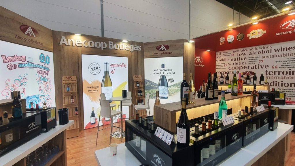Local comercial de las bodegas Anecoop.
