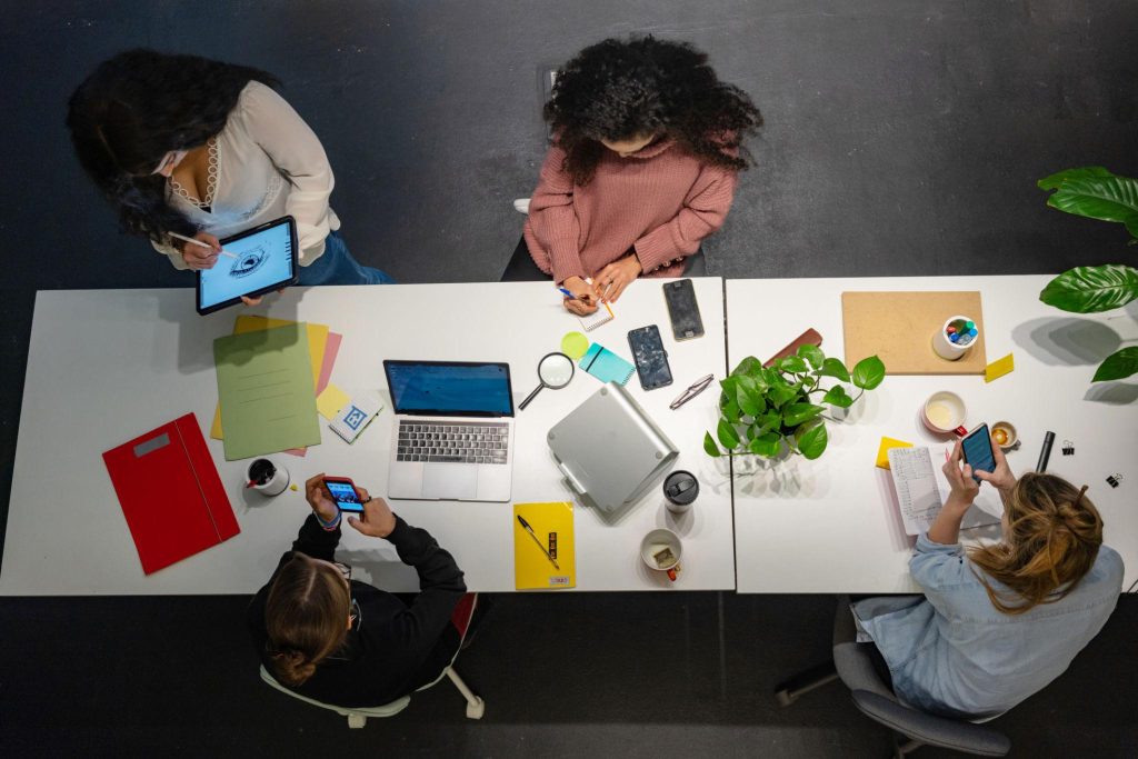 SmartIb: mujeres trabajando