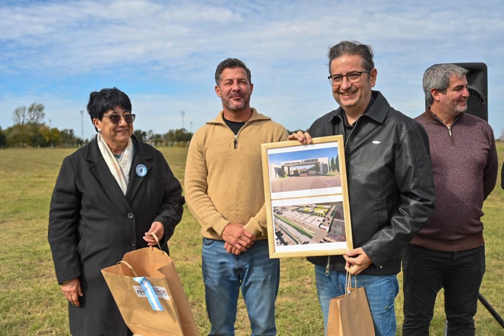 El ministerio de Cooperativas y Mutuales de Córdoba entregó aportes para obras y escrituras