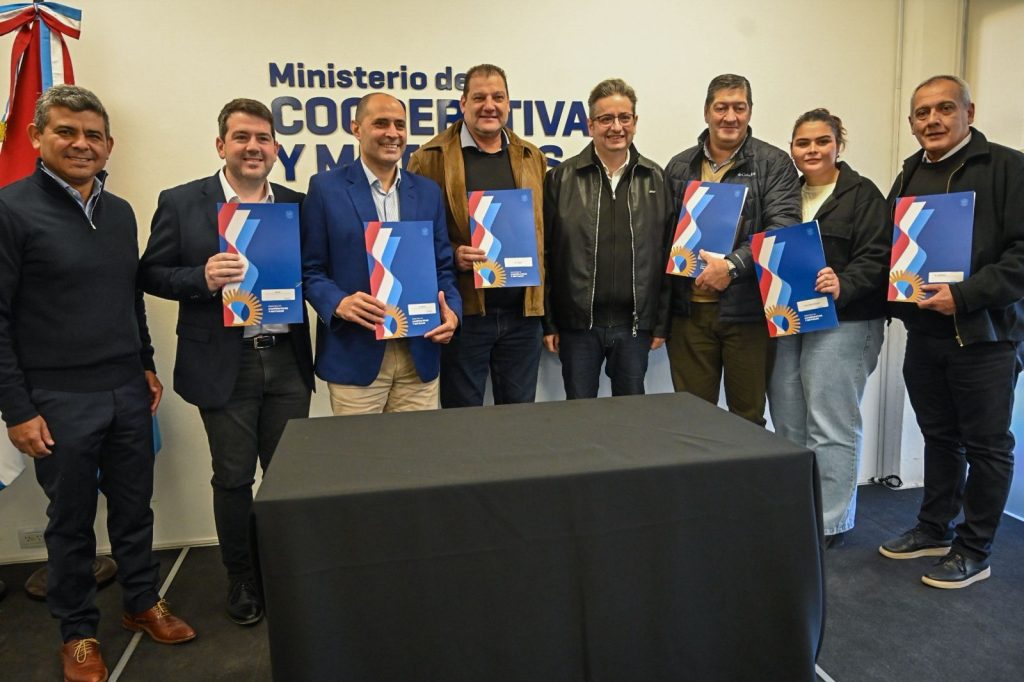 Córdoba Hogar: el Ministerio de Cooperativas y Mutuales acompaña a 133 viviendas en 33 localidades del interior