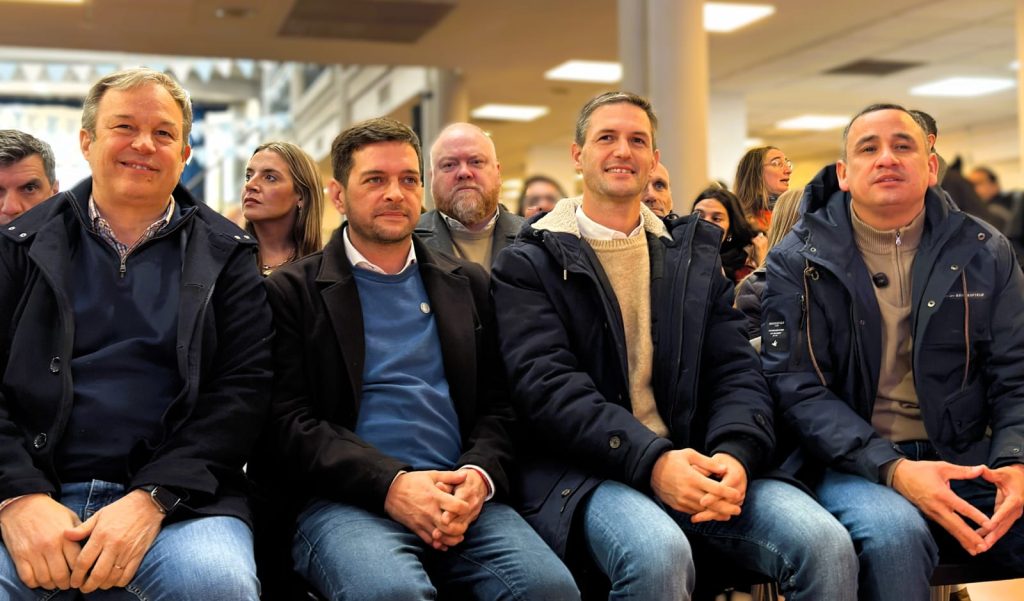Mariano Cascallares, Juan Fabiani, Nicolás Mantegazza y Martín Villalba; en Almirante Brown.