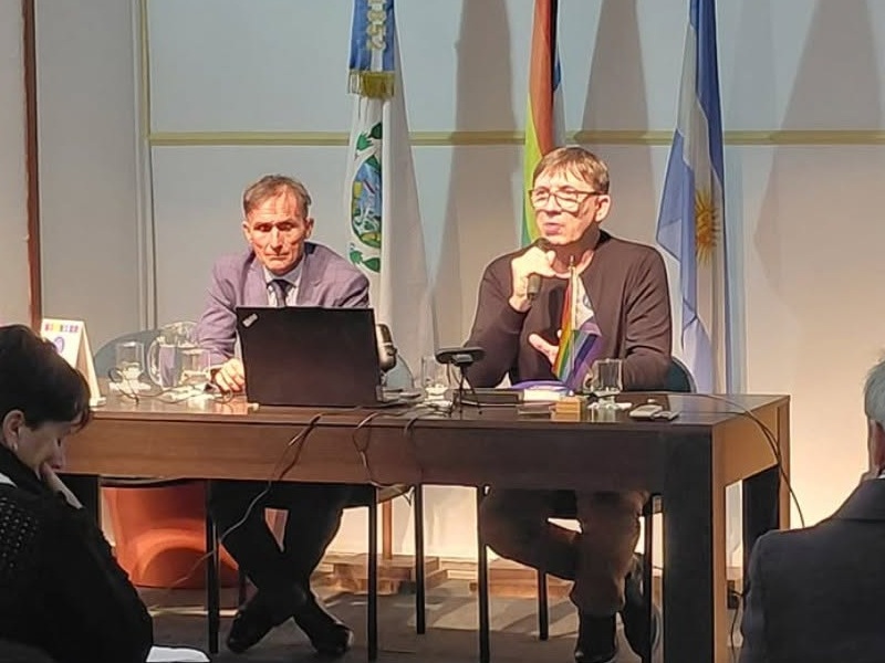 Juan Pivetta en la fedensa del acto asociativo en FEMSAFE.