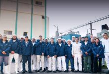 Trabajadores de la cooperativa Cotapa en la planta láctea.