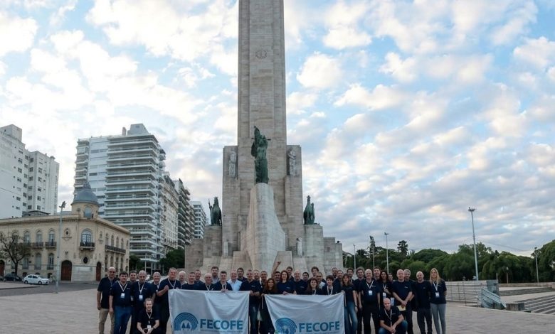 FECOFE cumple 20 años: dos décadas de cooperativismo agroalimentario con identidad federal - Agencia Ansol FECOFE en Monumento a la Bandera en Rosario